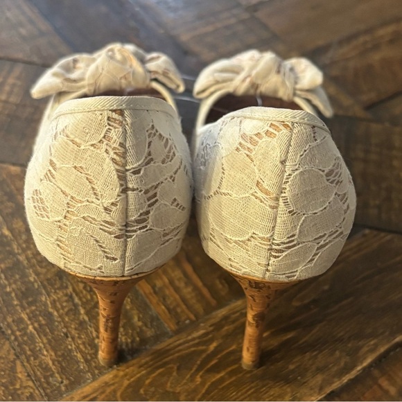 Christian Siriano Cream Lace Heels with Cork Heel. Great Condition! - Picture 8 of 8